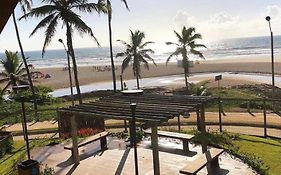 Residencial YKUTIBA Casa Beira Mar de IMBASSAI 105 M 2 quartos 2 frentes com jardim e pergolado coberto nascente 2 garagens cobertas
